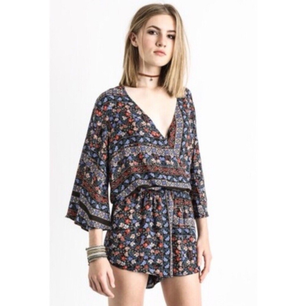Abbeline Floral Paisley Print Shorts Romper Boho Bohemian Size Small ￼